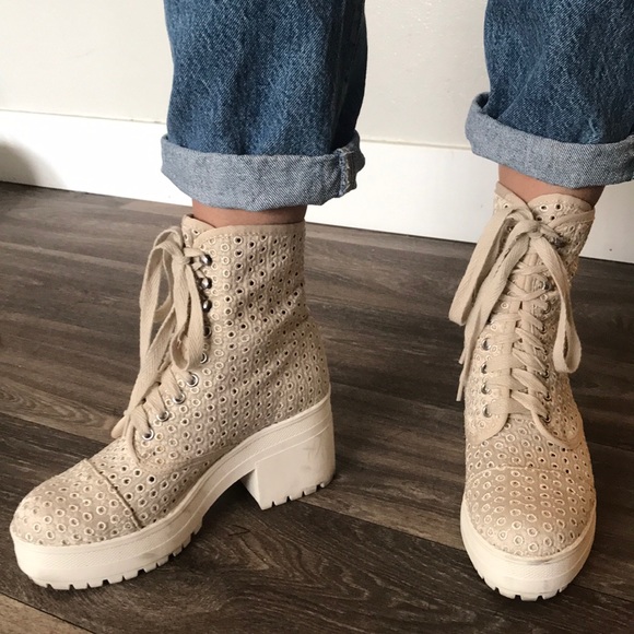 Urban Outfitters Platform Boots - Picture 1 of 4